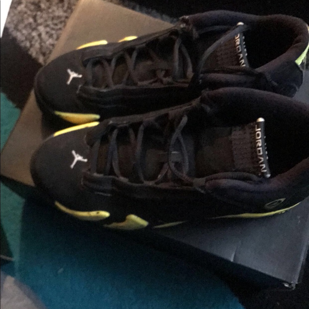 Air Jordan 14 Retro Thunder
